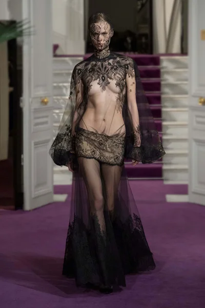 Look 63